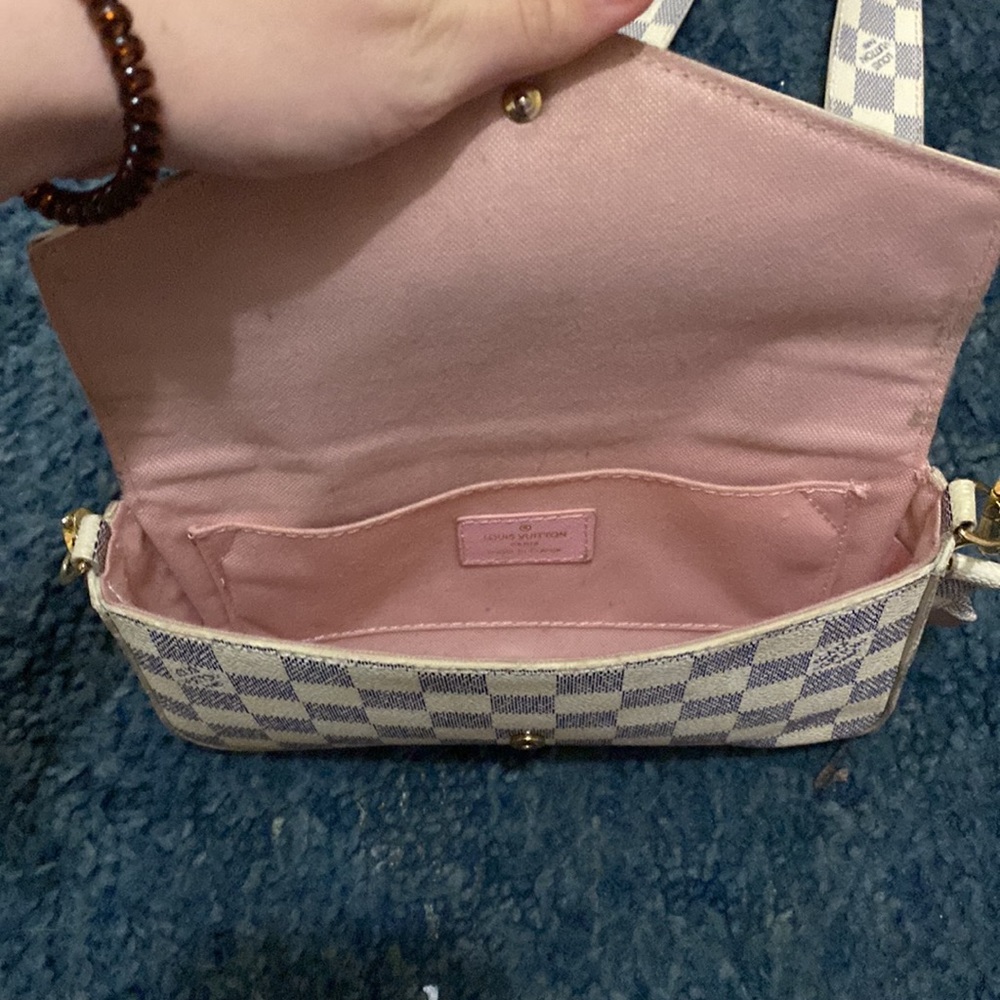 Louis Vuitton shoulder/cross body purse